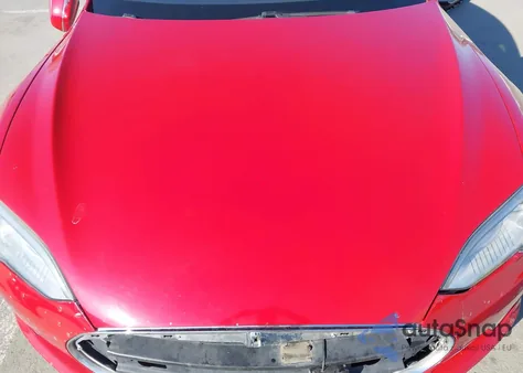 2013 Tesla Model S Performance z USA, uszkodzony, nr VIN 5YJSA1CP4DFP13611